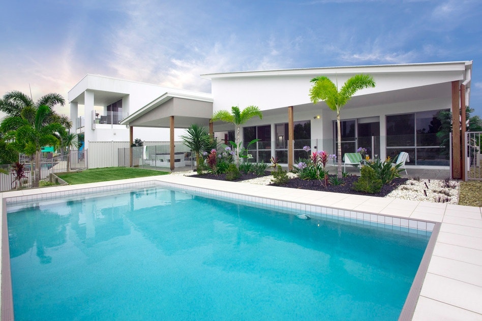 photodune-942334-modern-townhouse-exterior-s