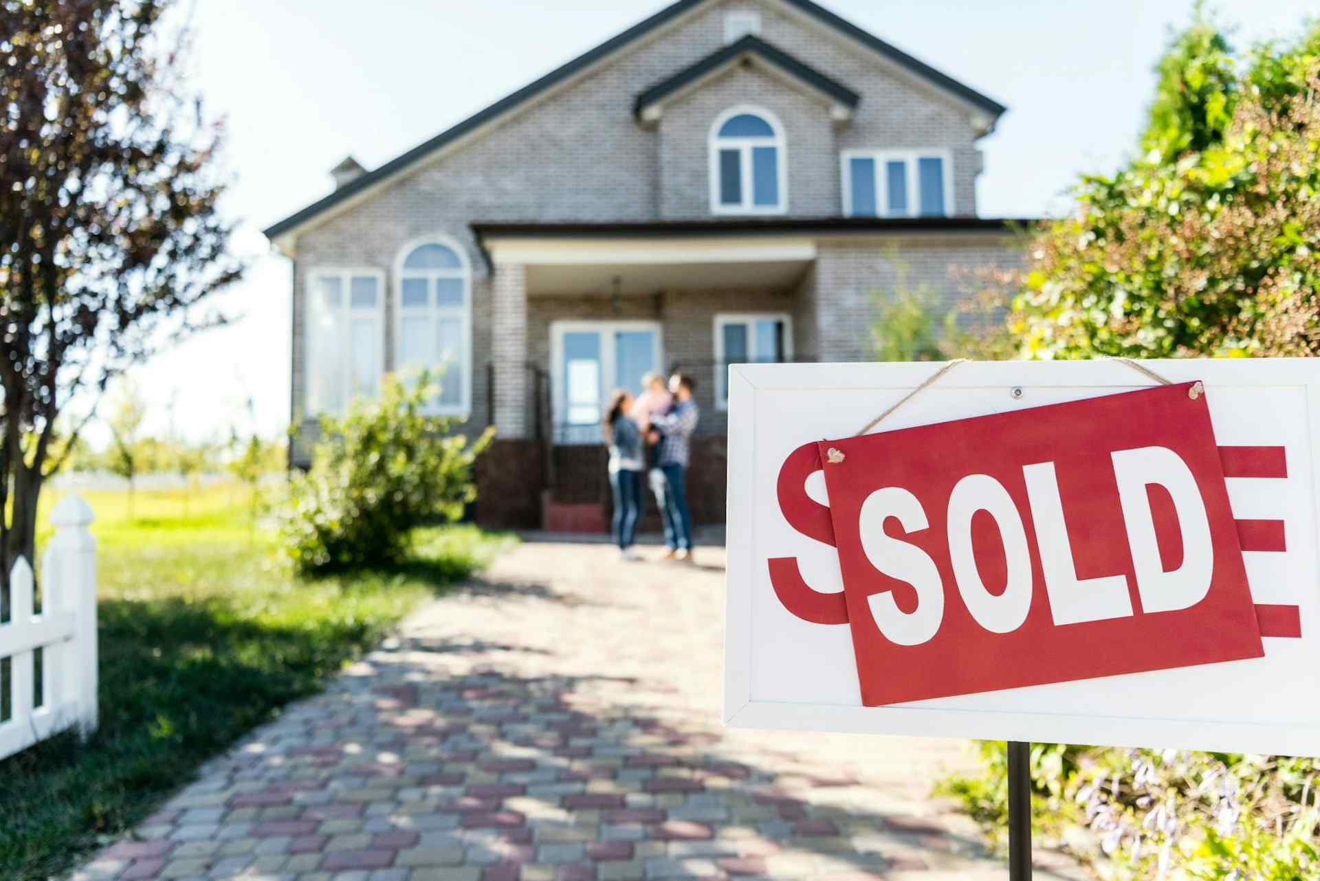 How Do I Sell My House? Everything You Need to Know