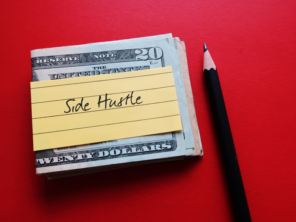 Money with note saying Side Hustles