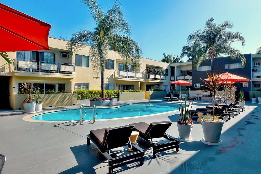 WestHollywood-1233-pool