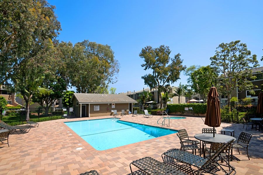 HuntingtonBeach-18769-pool