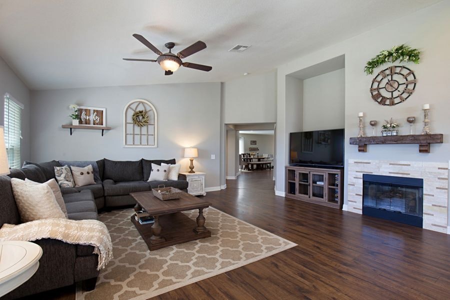 Menifee-29364-family