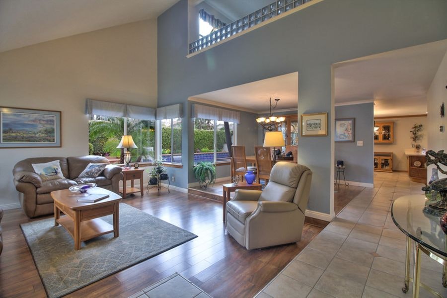 LakeForest-24461-living