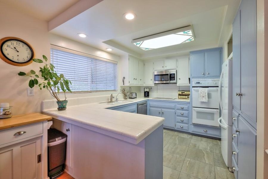 Rancho-Palos-Verdes-106-kitchen