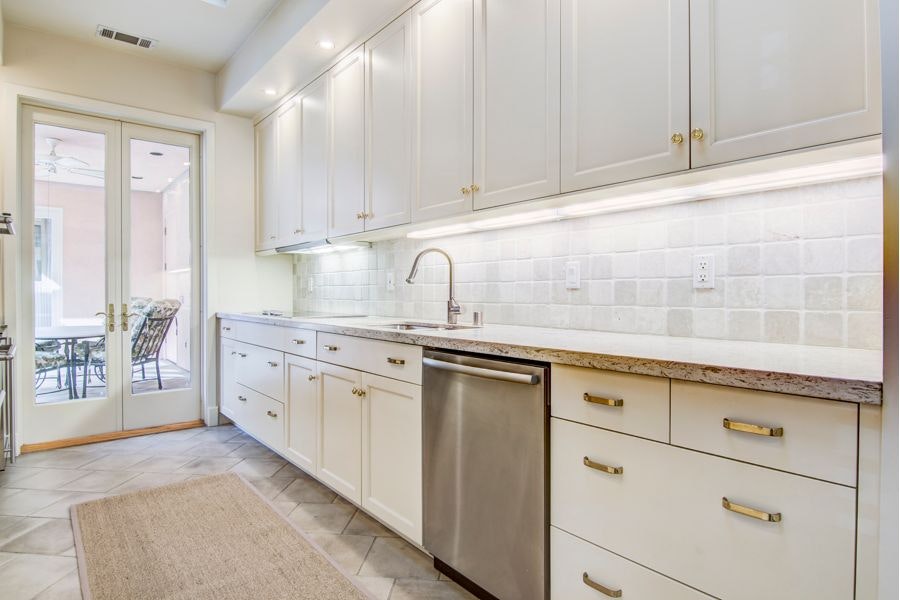710 Kitchen