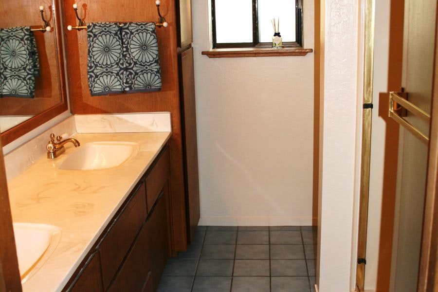 3240 Bathroo