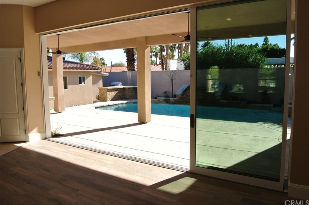 Palm-Springs-333-lanai