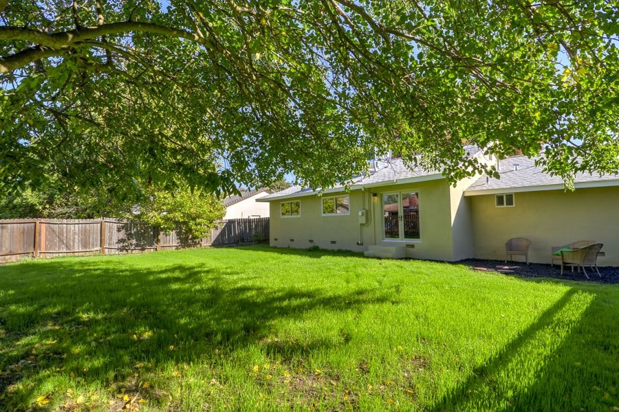 Sacramento-7572-yard
