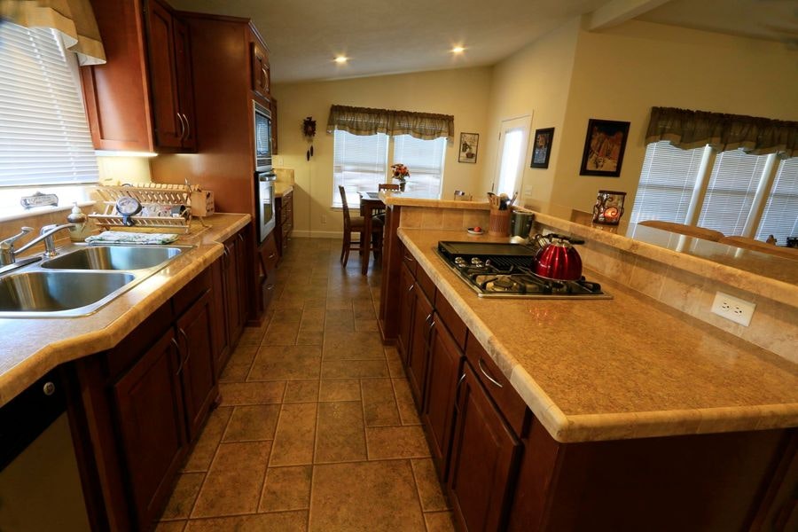 LeeVining_kitchen