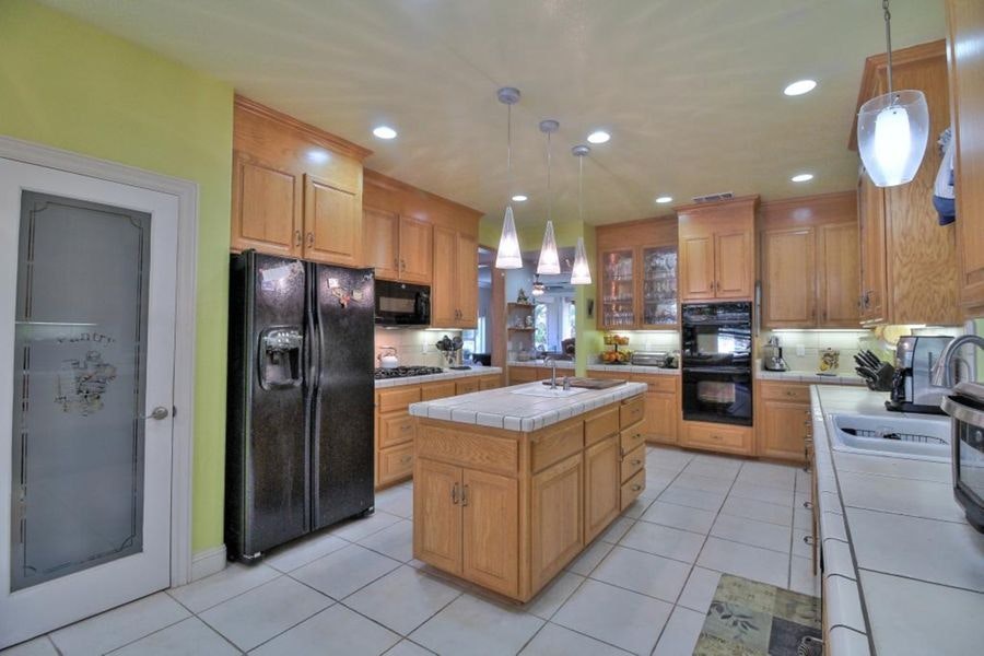 9464-Kitchen
