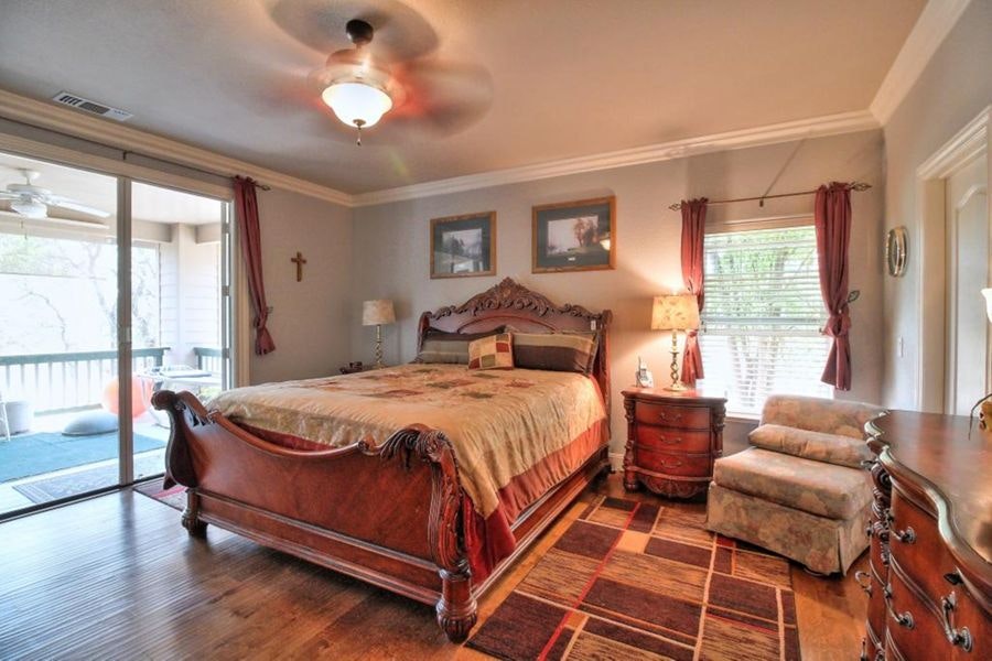 9464-Bedroom
