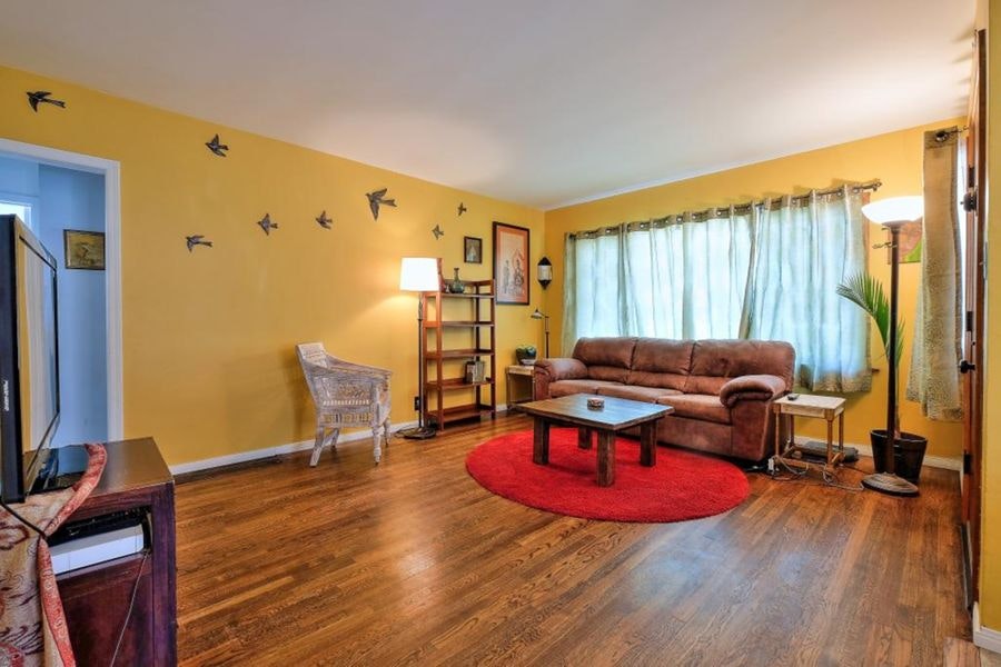5923_Living_Room